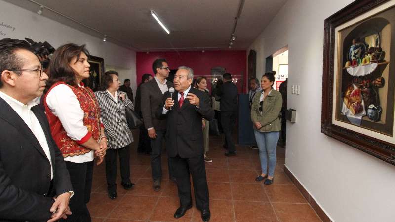 Inaugura Sandra Chávez exposición y diálogo de talavera de San Pabl...