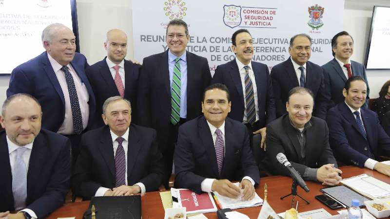 Mena participa en reunión de seguridad de Conago con Durazo