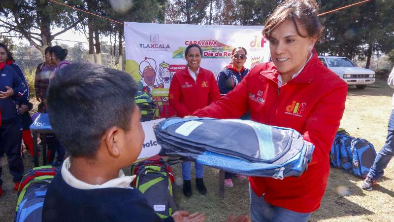 Visita caravana de día de reyes DIF estatal Nativitas y Zacualpan