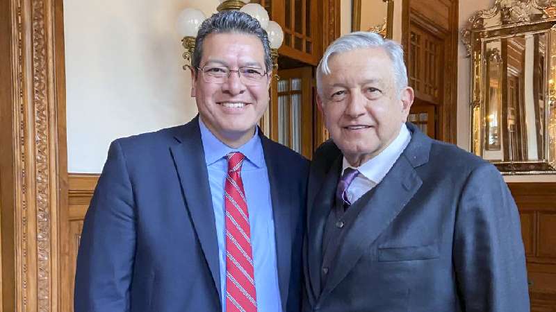 Se reúnen Marco Mena y gobernadores con presidente AMLO