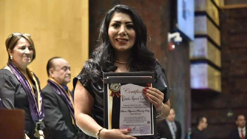 Reconocen a Alejandra Ramírez Ortiz con el Premio Nacional a la excel...