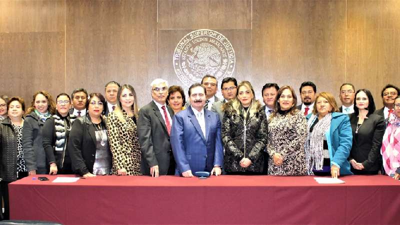 Atención y trato directo ofrece Magistrado Fernando Bernal a Colegio ...