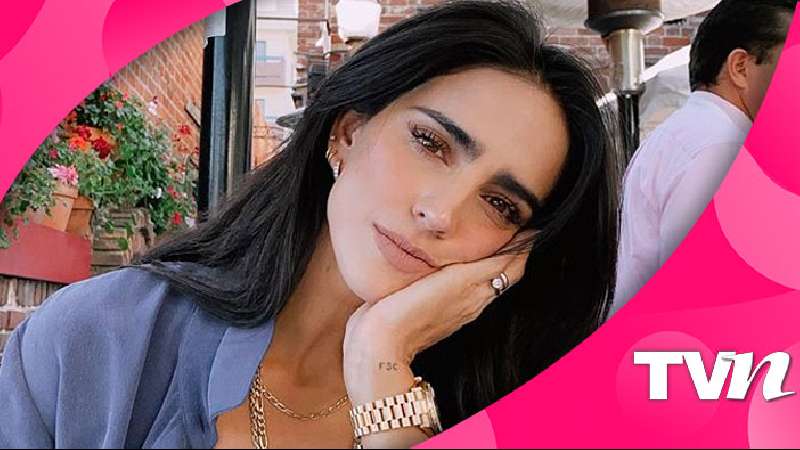 Bárbara de Regil presume las estrías en su busto