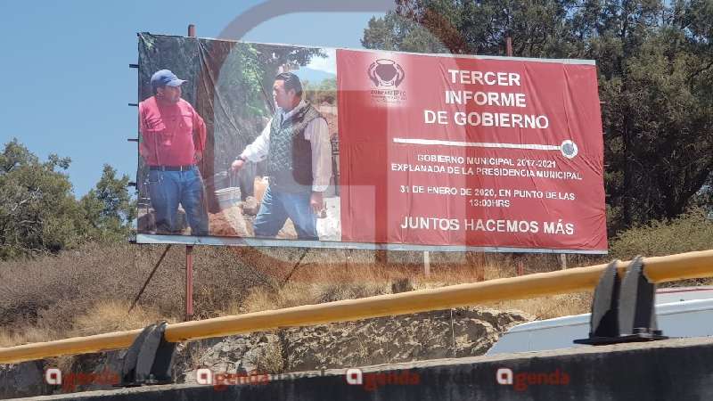 Edil de Tzompantepec promociona imagen con informe, violaría ley y adelantaría campaña 