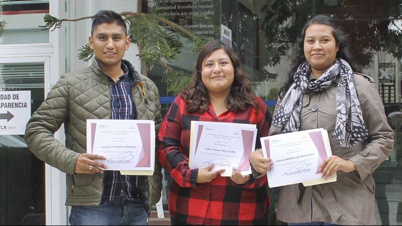 Entrega Sedeco certificados a jóvenes que concluyeron su capacitació...