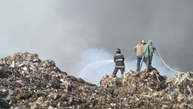 Arde relleno de Panotla, provoca temor entre habitantes 