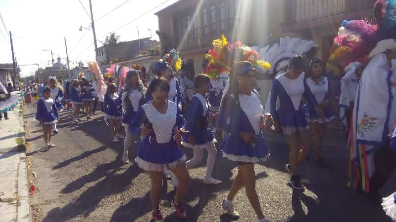 Tezoquipan, el carnaval donde casi no participan mujeres y si lo hacen...