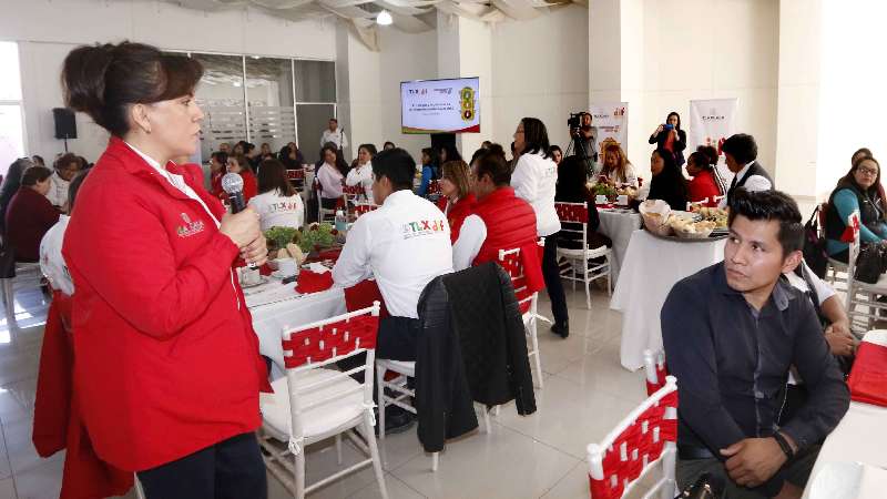 Encabeza Sandra Chávez reunión con DIF municipales para evaluar prog...