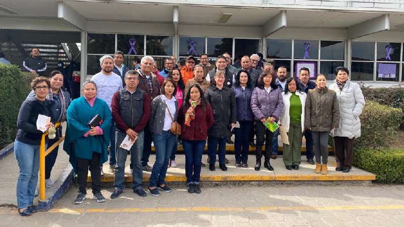 Arturo Morales Juárez, escucha a trabajadores de la educación