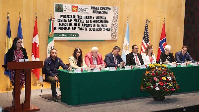 Participó UATx en primer congreso internacional patriarcado, prostitu...