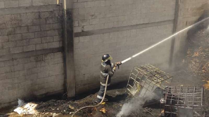 Se incendia fábrica de asientos en Tetlanohcan