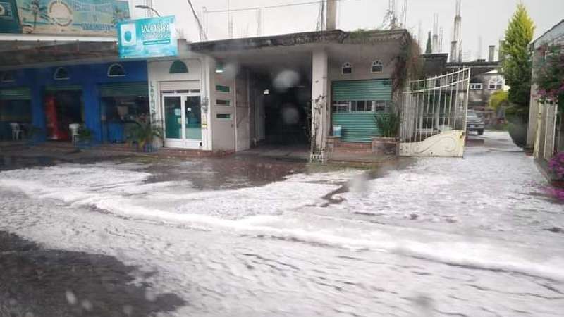 Granizo y encharcamientos sorprenden a la zona centro este jueves