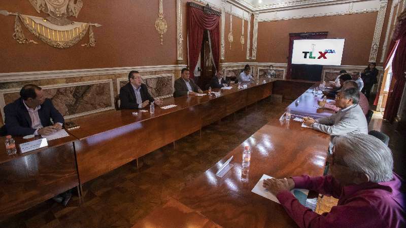 Marco Mena, empresarios y trabajadores defienden empleo en emergencia ...