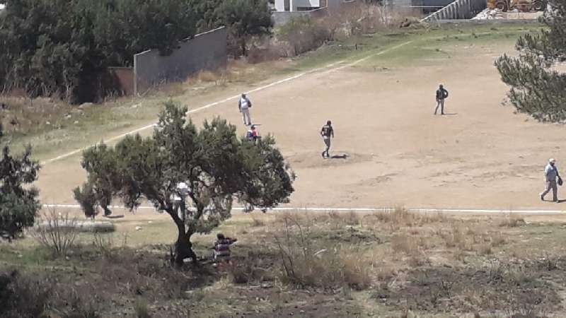 Desafían con partido de beisbol a Covid-19 en la capital, a regañadi...