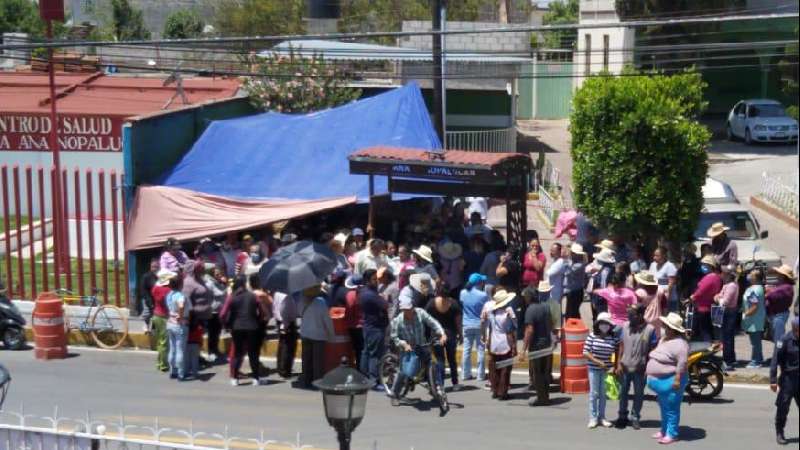 Ambulantes buscan respuesta para recibir apoyos en Nopalucan, se movil...