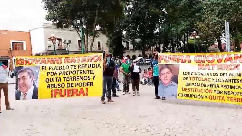 Inconformidad puede más que Covid-19, panaderos de Totolac marchan co...