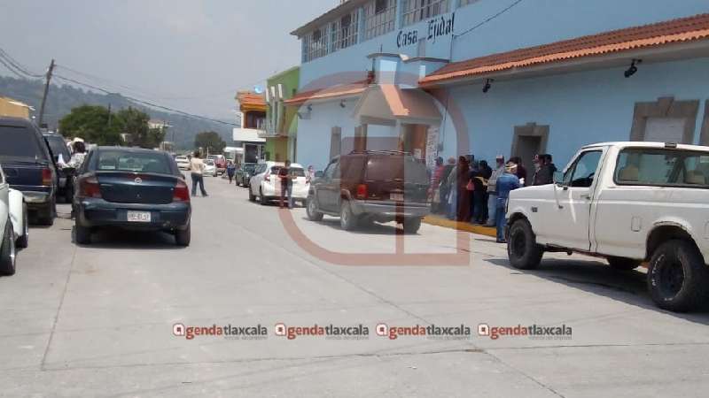 Sin medidas sanitarias entrega de fertilizantes de Sefoa en Hueyotlipa...