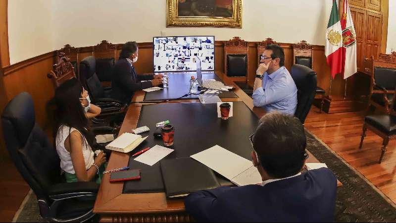 Marco Mena participa en reunión con el secretario de hacienda y gober...