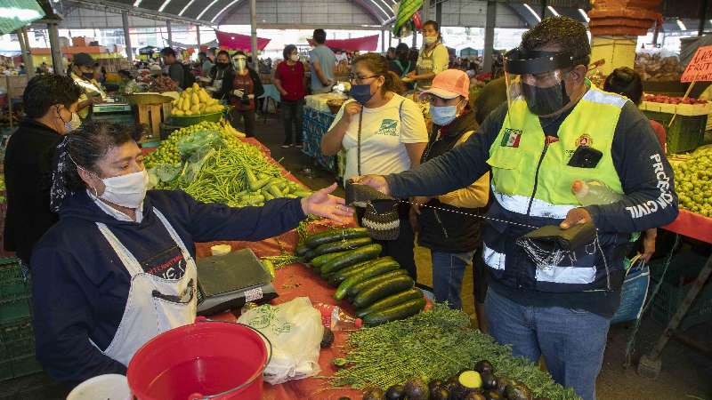 Gobierno del estado instala filtros sanitarios en tianguis dominicales