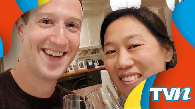 Mark Zuckerberg se deja cortar el cabello por su esposa