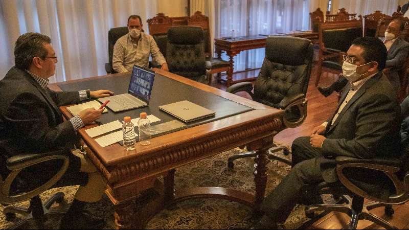 Marco Mena participa en mesa de trabajo de Conago con líderes del sec...