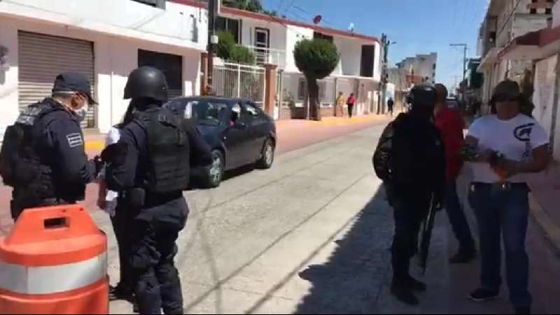 Policías de Zacatelco detienen con excesos a director de TV por cable...