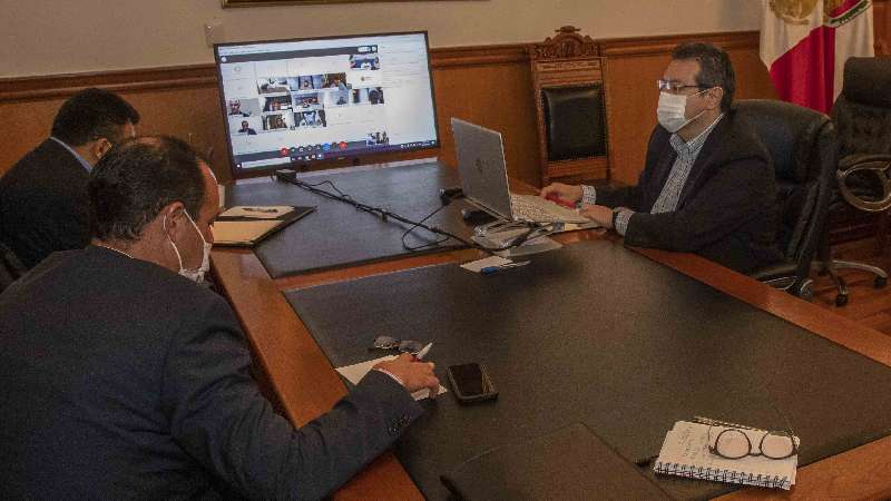 Marco Mena participa en reunión con embajador Christopher Landau, ant...