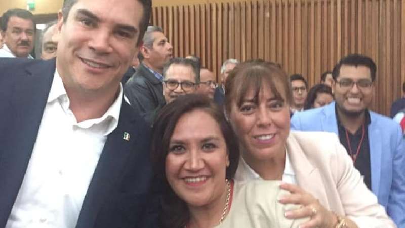 Ejecutivo del estado nombra a Elida Garrido directora de notarías y r...