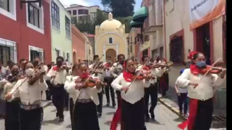 Protestan mariachis en Secretaría de Bienestar por falta de apoyos, n...