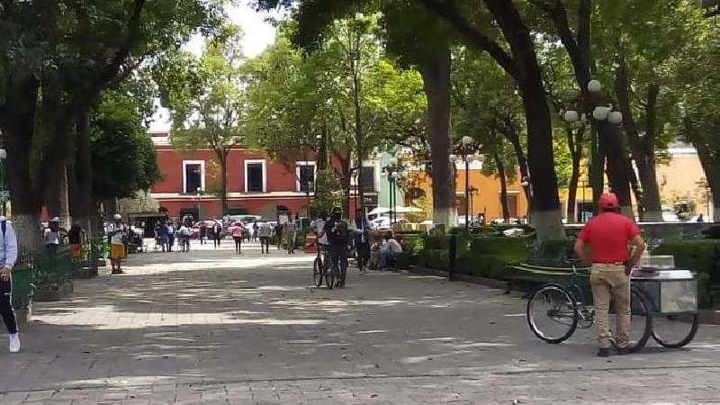 Piden no bajar la guardia ante Covid-19 y ciudadanos responden relajan...