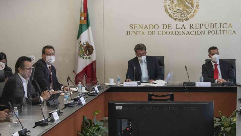 Marco Mena participa en mesa de reforma penal en el senado de la repú...