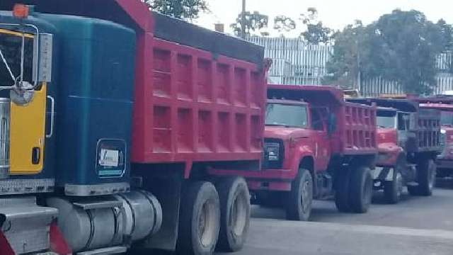 Por pedir moches, transportistas de cargas protestan contra funcionari...