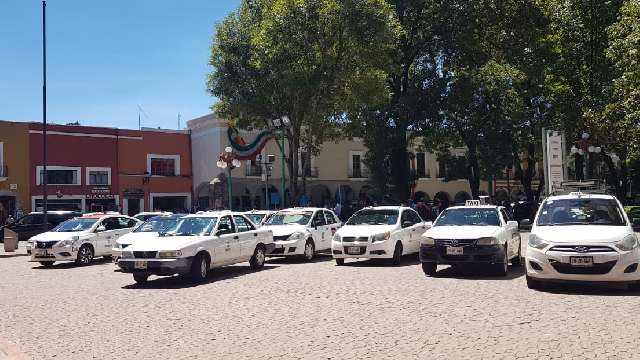 Con nueva manifestación taxistas piden trato parejo en apoyos por Cov...