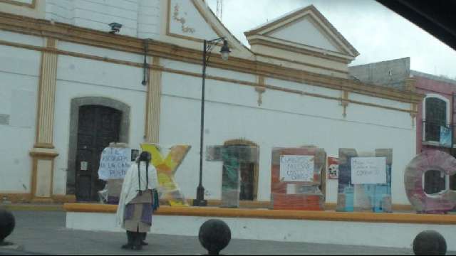 Inconformidades le aguan fiesta al alcalde de Ixtenco 