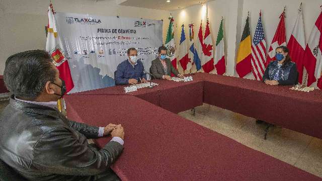 Signan Sedeco, Sepuede e Icatlax convenio para implementar firma elect...