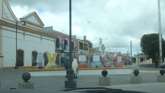 Alcalde de Ixtenco hará su segundo intento de inaugurar letras monume...