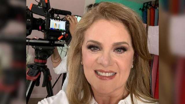 Erika Buenfil graba comercial con tiktokers