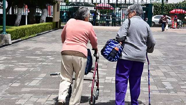 Prevalecen enfermedades degenerativas en personas de 50 años y más 