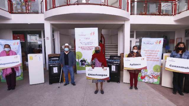 Entrega DIF estatal 100 equipamientos de cocinas rurales a familias vu...