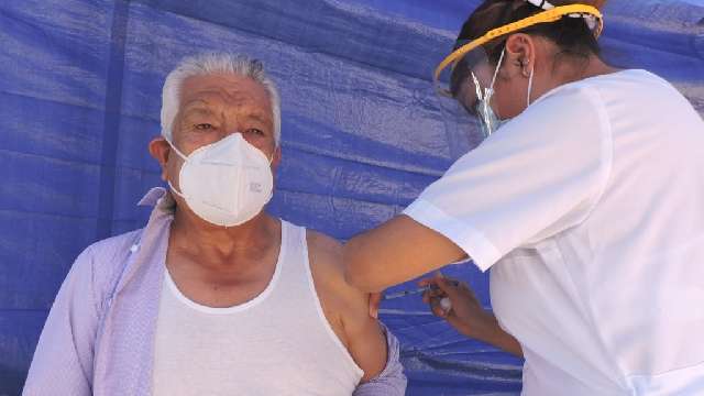 Invita IMSS a la población a vacunarse contra la Influenza estacional...