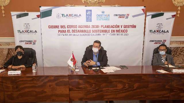 Marco Mena clausura curso de la ONU para el desarrollo sostenible de T...