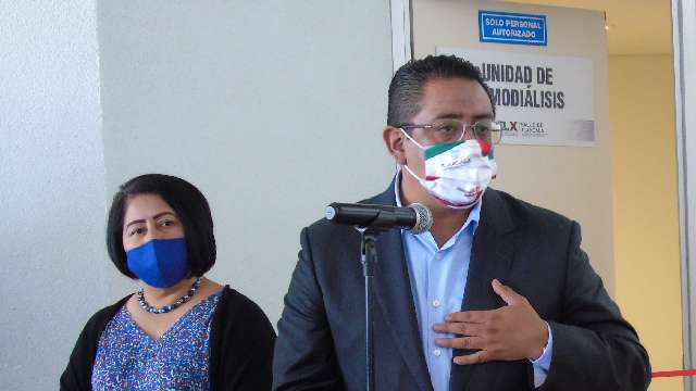 Inaugura SESA unidad de hemodiálisis del hospital general de Calpulal...