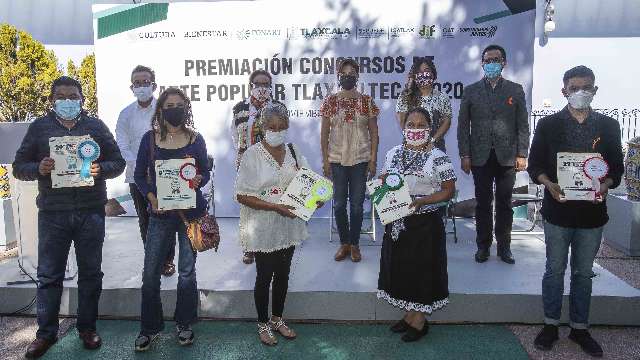 Encabeza Sandra Chávez Ruelas premiación de concursos de arte popula...