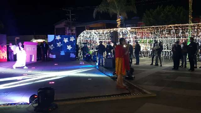 Inician fiestas decembrinas en Xicohtzinco, encienden Árbol y Aldea n...