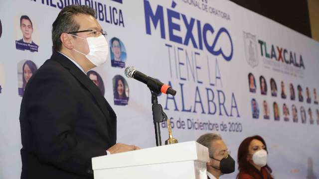 Marco Mena premia a ganadores del concurso nacional de oratoria 2020