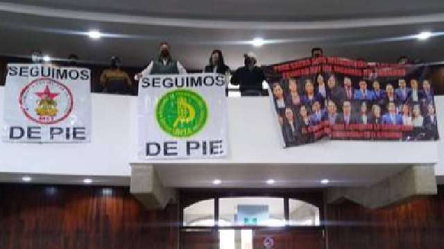 Huyen diputados, ante manifestación de campesinos, piden mayor presup...