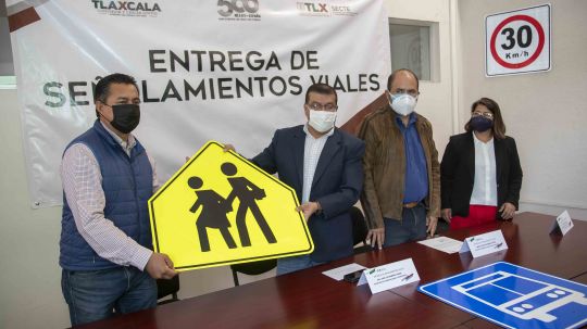 Entrega Secte 71 señalamientos viales a tres municipios y una presidencia de comunidad