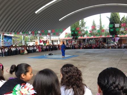 EXHIBICIONES DE JUDO Y LUCHAS ASOCIADAS EN INSTITUCIÓN EDUCATIVA