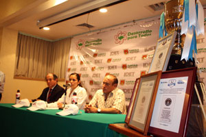 FIRMAN CONVENIO DE COLABORACIÓN IDET Y COPA MÉXICO TELMEX DE FUTBOL