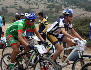 SE UBICAN CICLISTAS DE MONTAÑA ENTRE LOS MEJORES 20 DEL PAÍS 